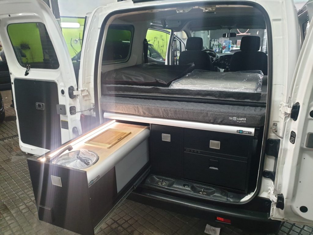 Especialistas en camperizar furgonetas kit mini camper maletero pica