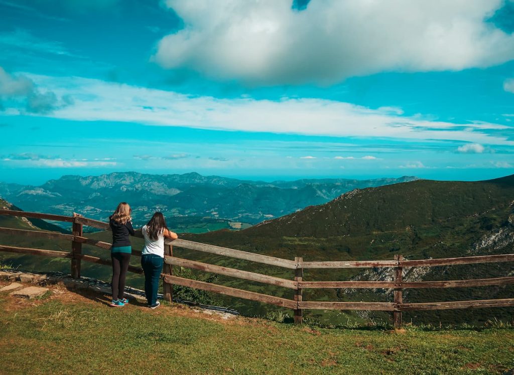 En los picos de asturias 1024x748 - 7 destinos increíbles en el occidente Asturiano