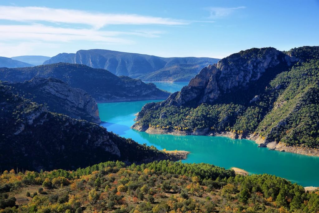 Mini camper al parque nacional de aiguestortes y estany de sant maurici 1 1024x683 - 4 lugares increíbles de Cataluña para visitar en furgoneta