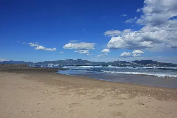 top 13 mejores playas nudistas en cataluna Costa Dorada mini camper pro - Top 13 mejores playas nudistas en Cataluña
